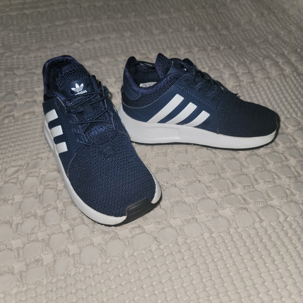 Adidas toddler shoes size 8